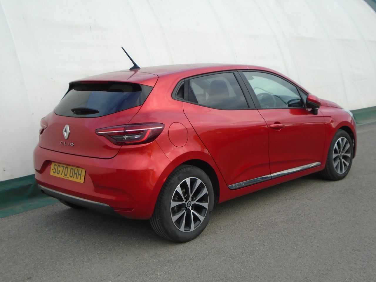 Main listing image - Renault Clio