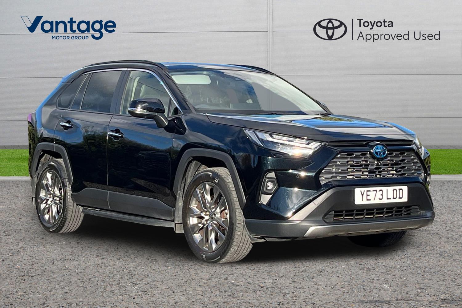 Main listing image - Toyota RAV4