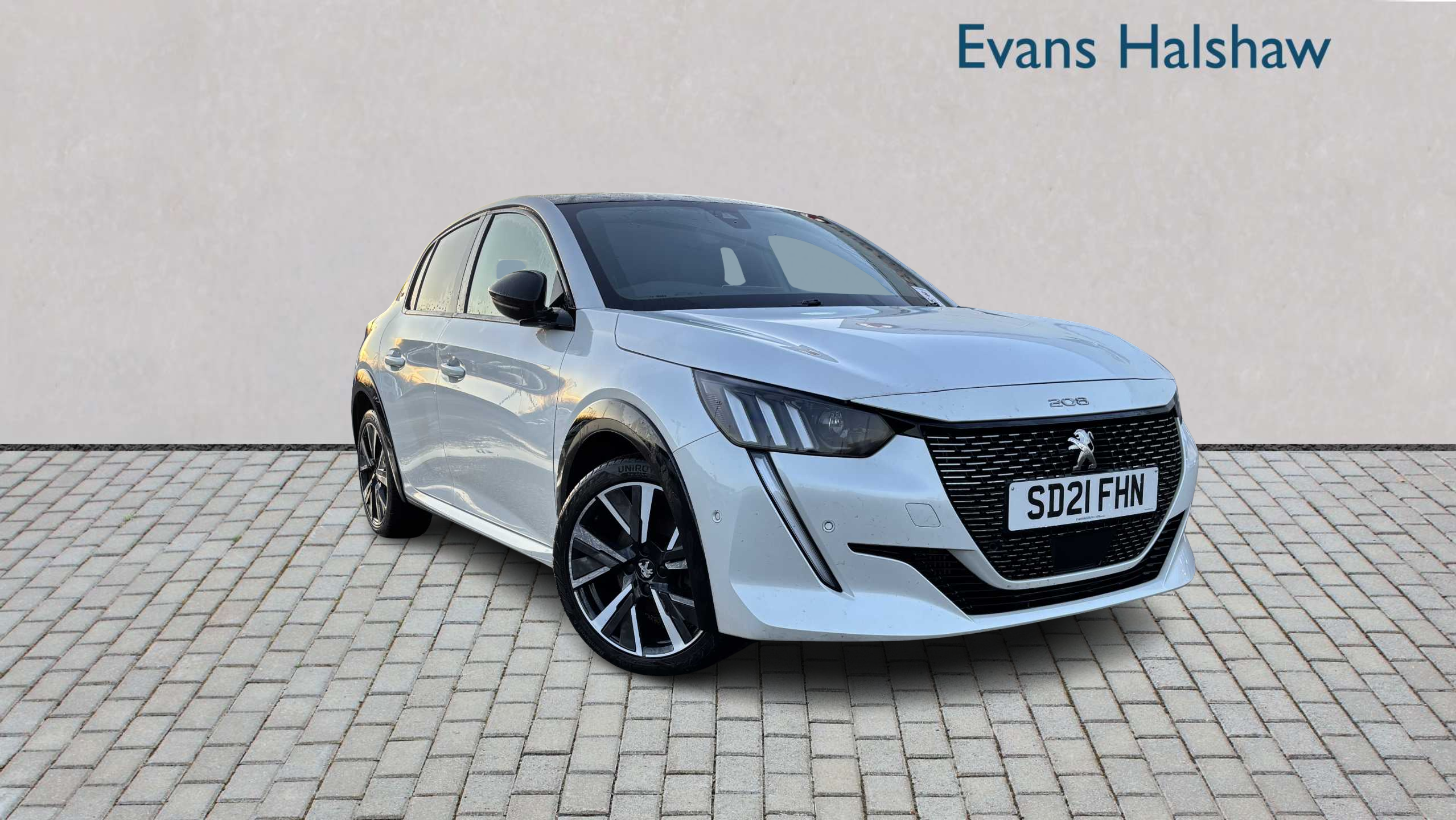 Main listing image - Peugeot 208
