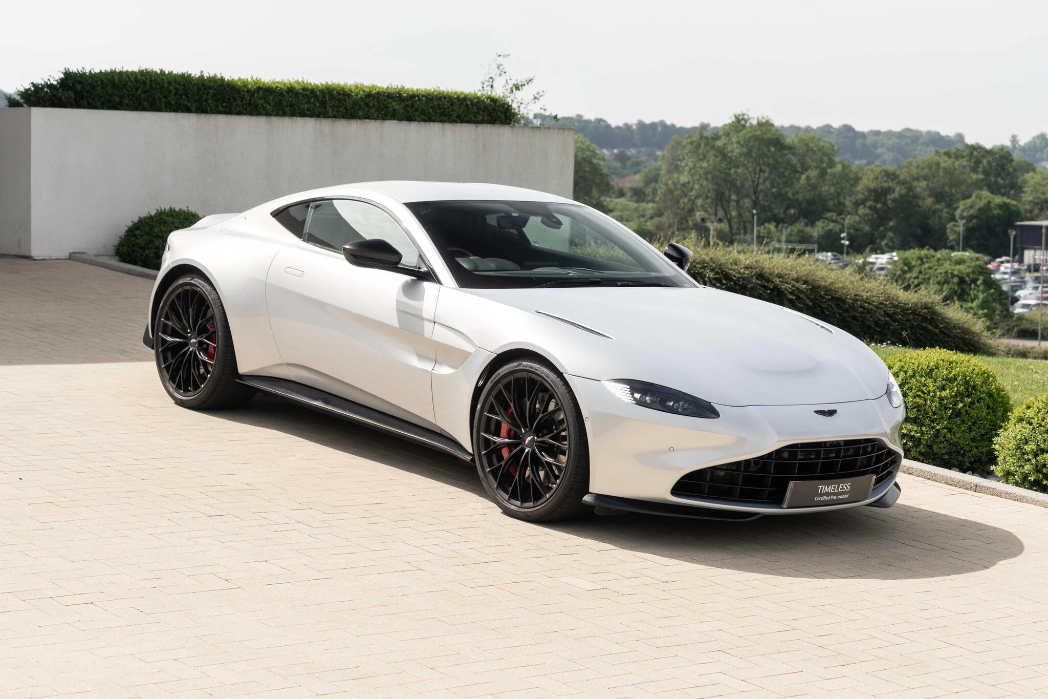 Main listing image - Aston Martin Vantage