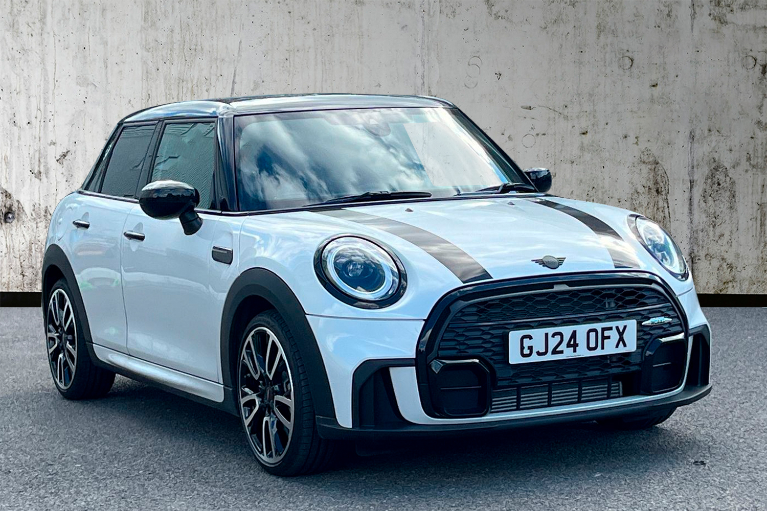 Main listing image - MINI Hatchback 5dr