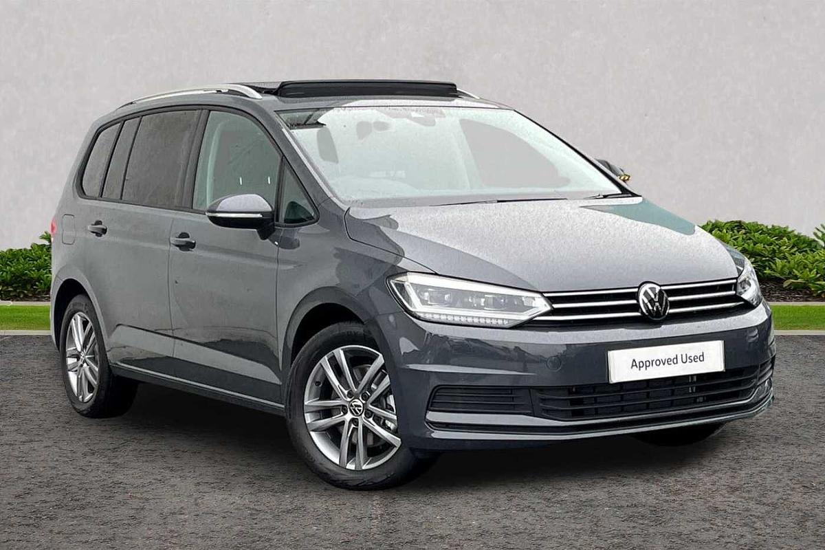 Main listing image - Volkswagen Touran