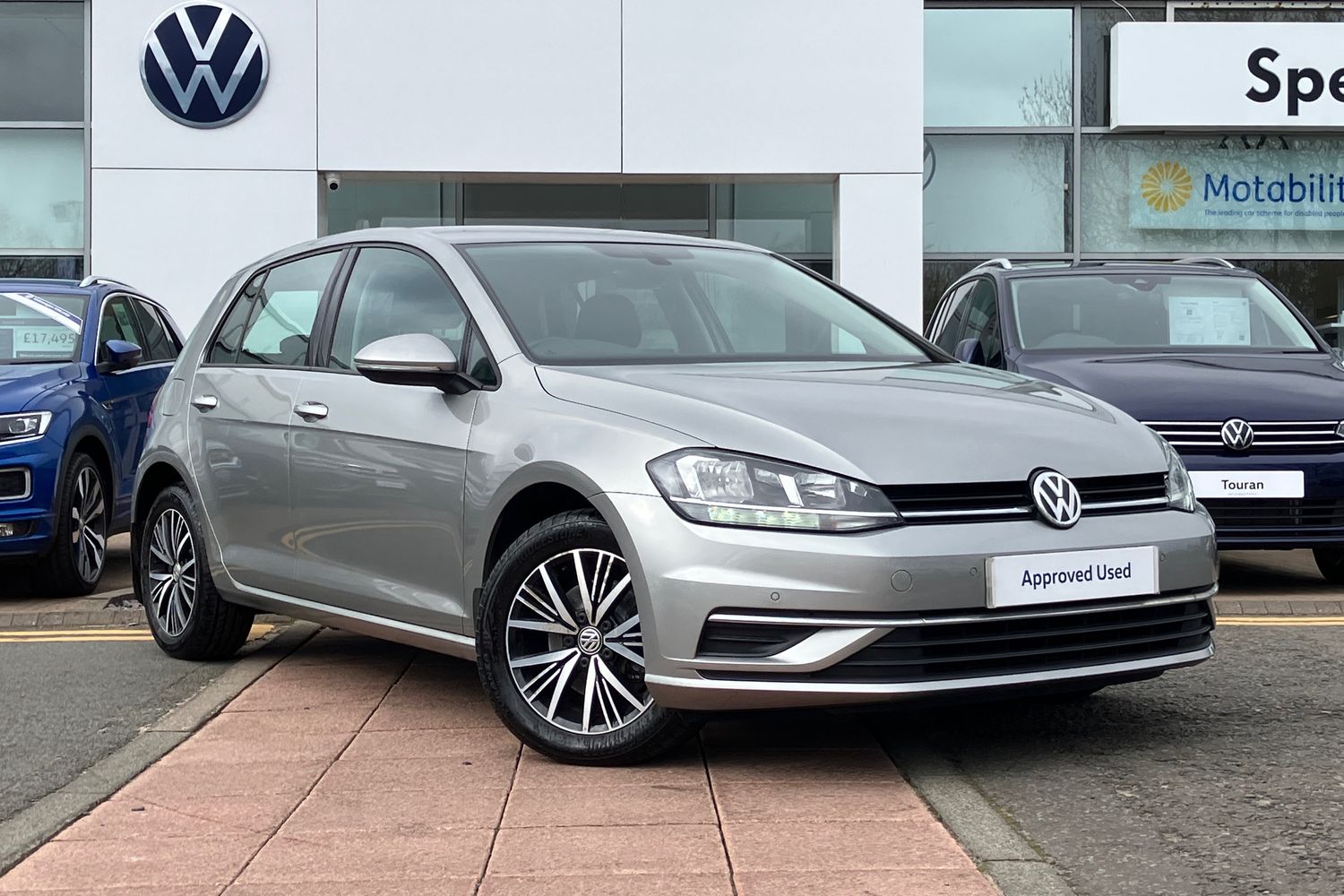 Main listing image - Volkswagen Golf