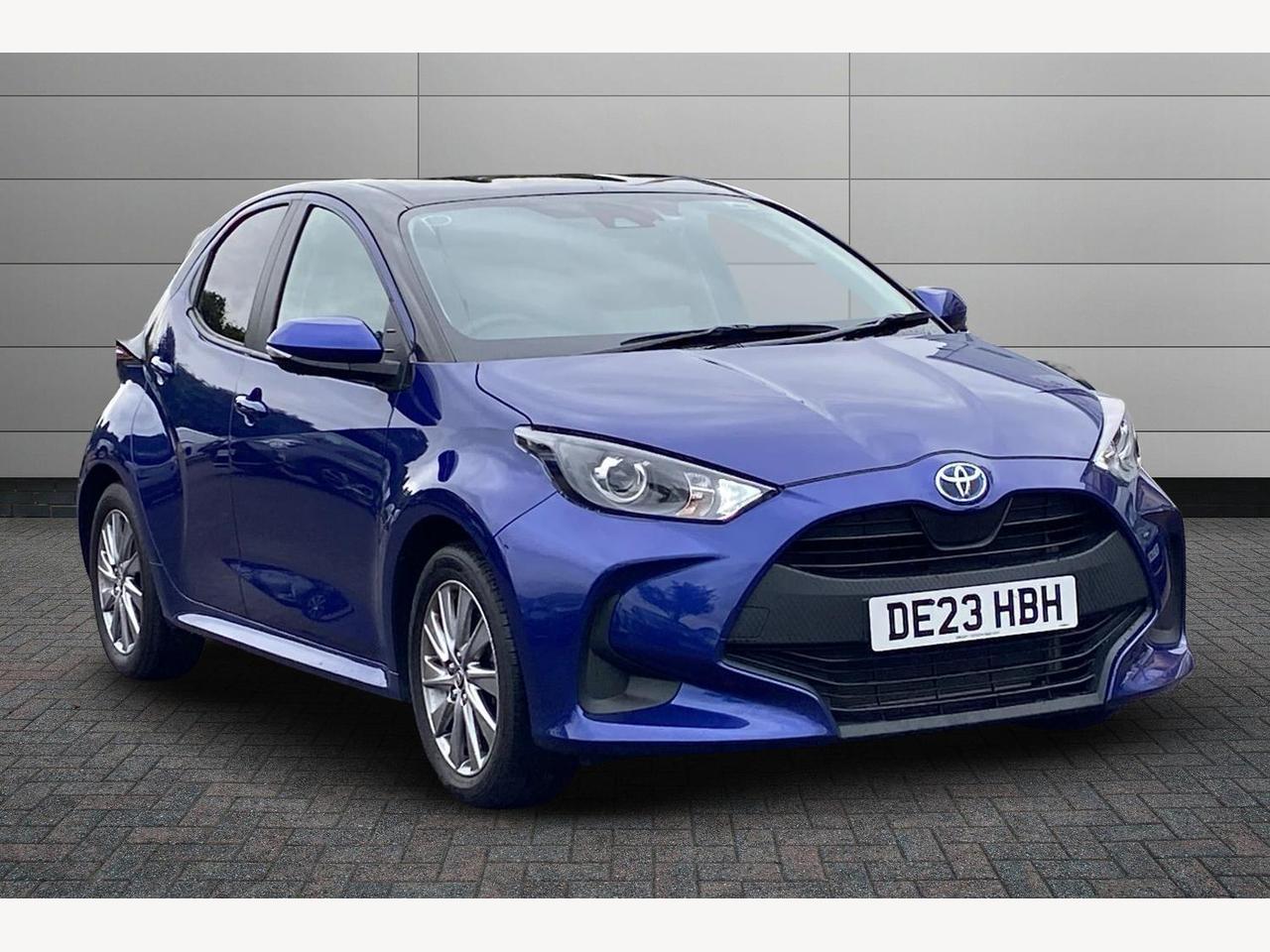 Main listing image - Toyota Yaris