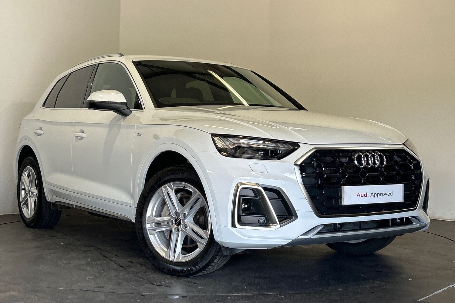 Main listing image - Audi Q5