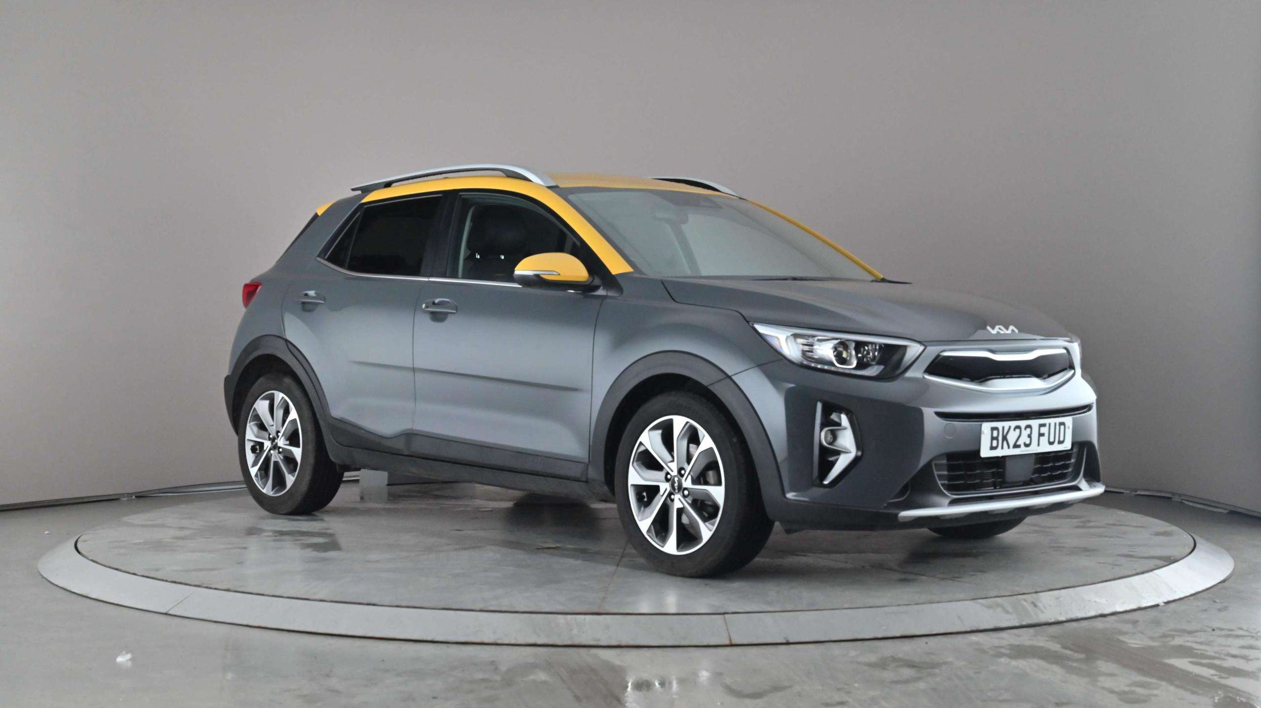 Main listing image - Kia Stonic