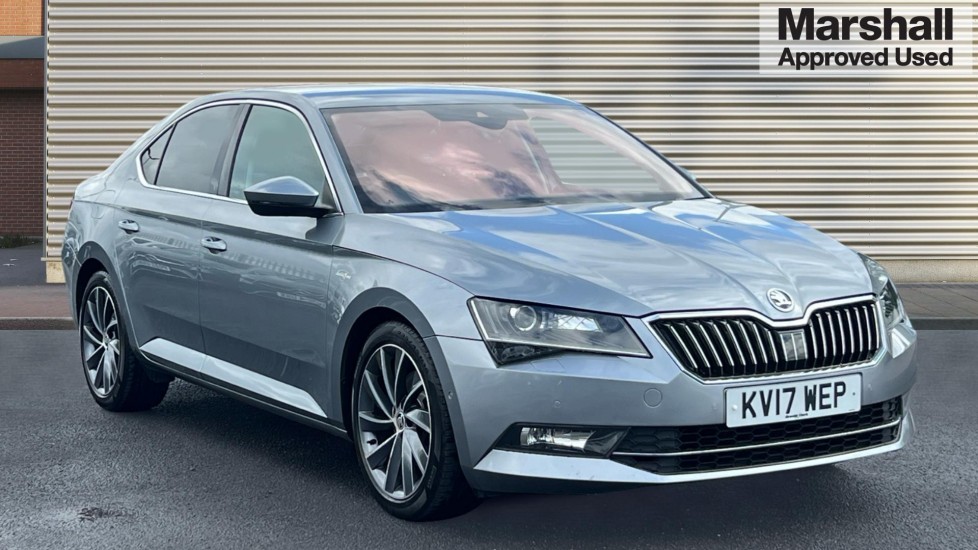 Main listing image - Skoda Superb