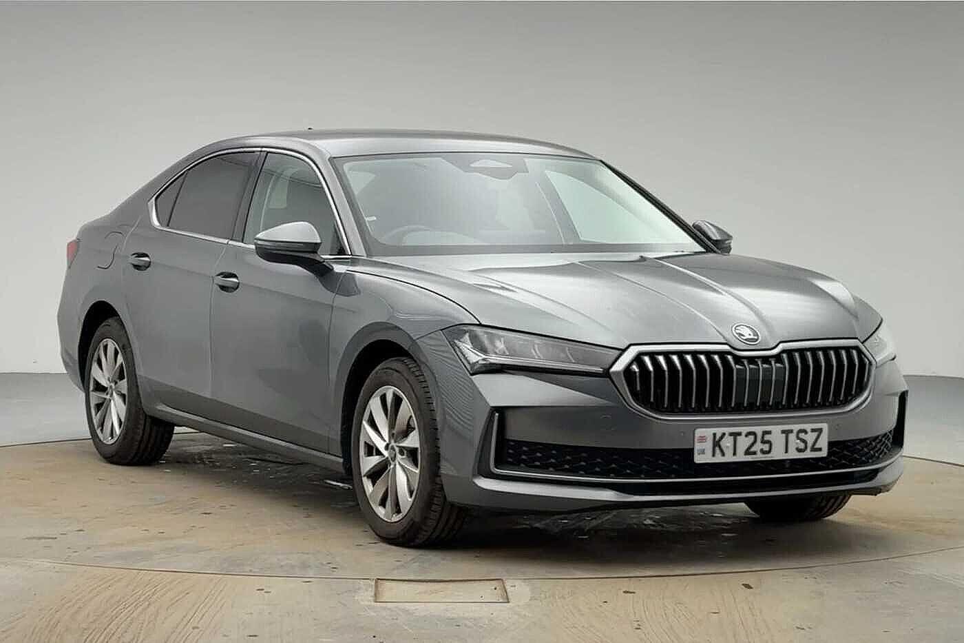 Main listing image - Skoda Superb
