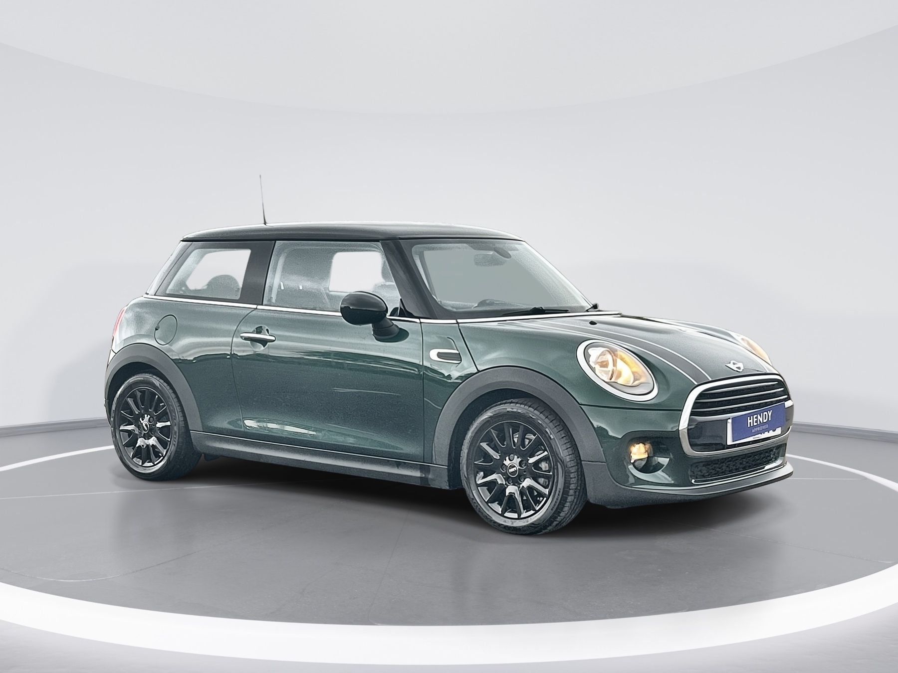 Main listing image - MINI Hatchback