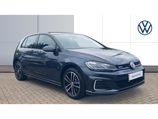 Main listing image - Volkswagen Golf GTE