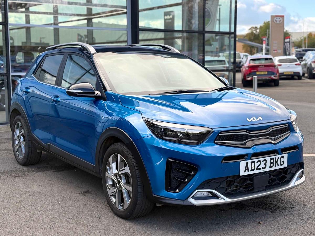 Main listing image - Kia Stonic