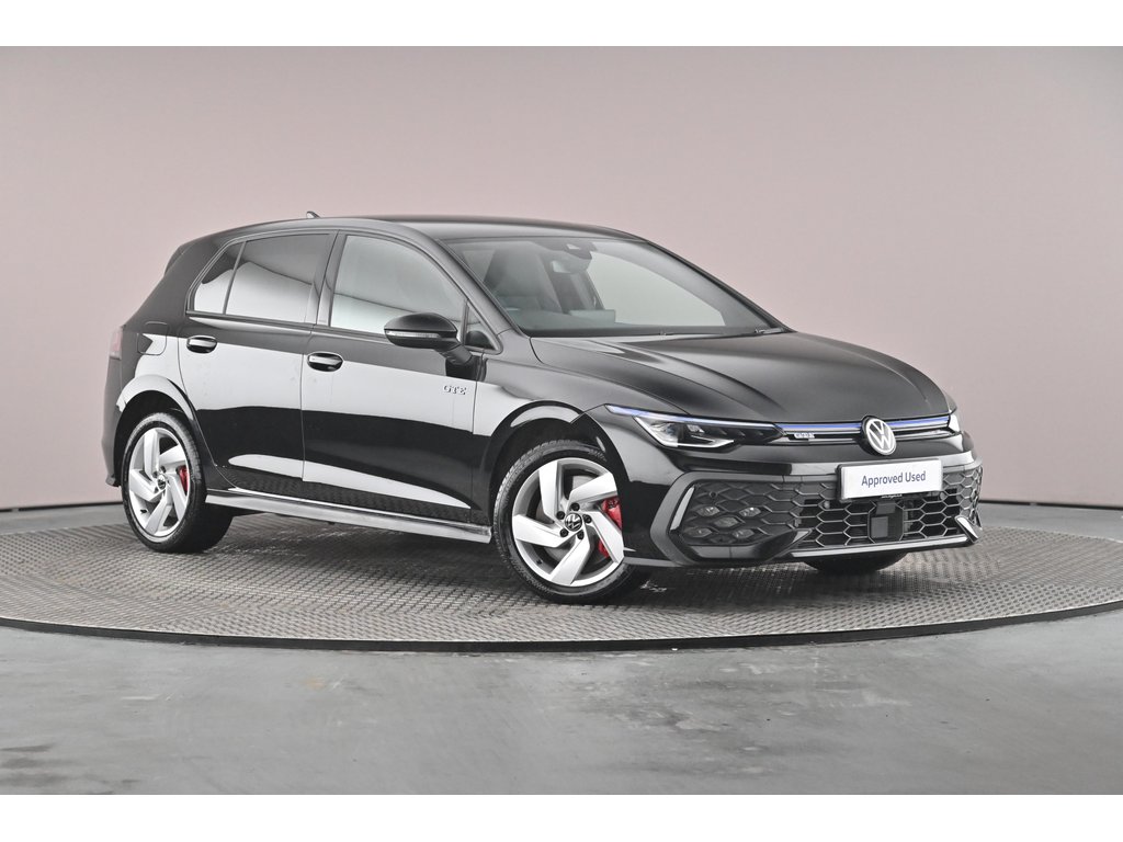 Main listing image - Volkswagen Golf GTE