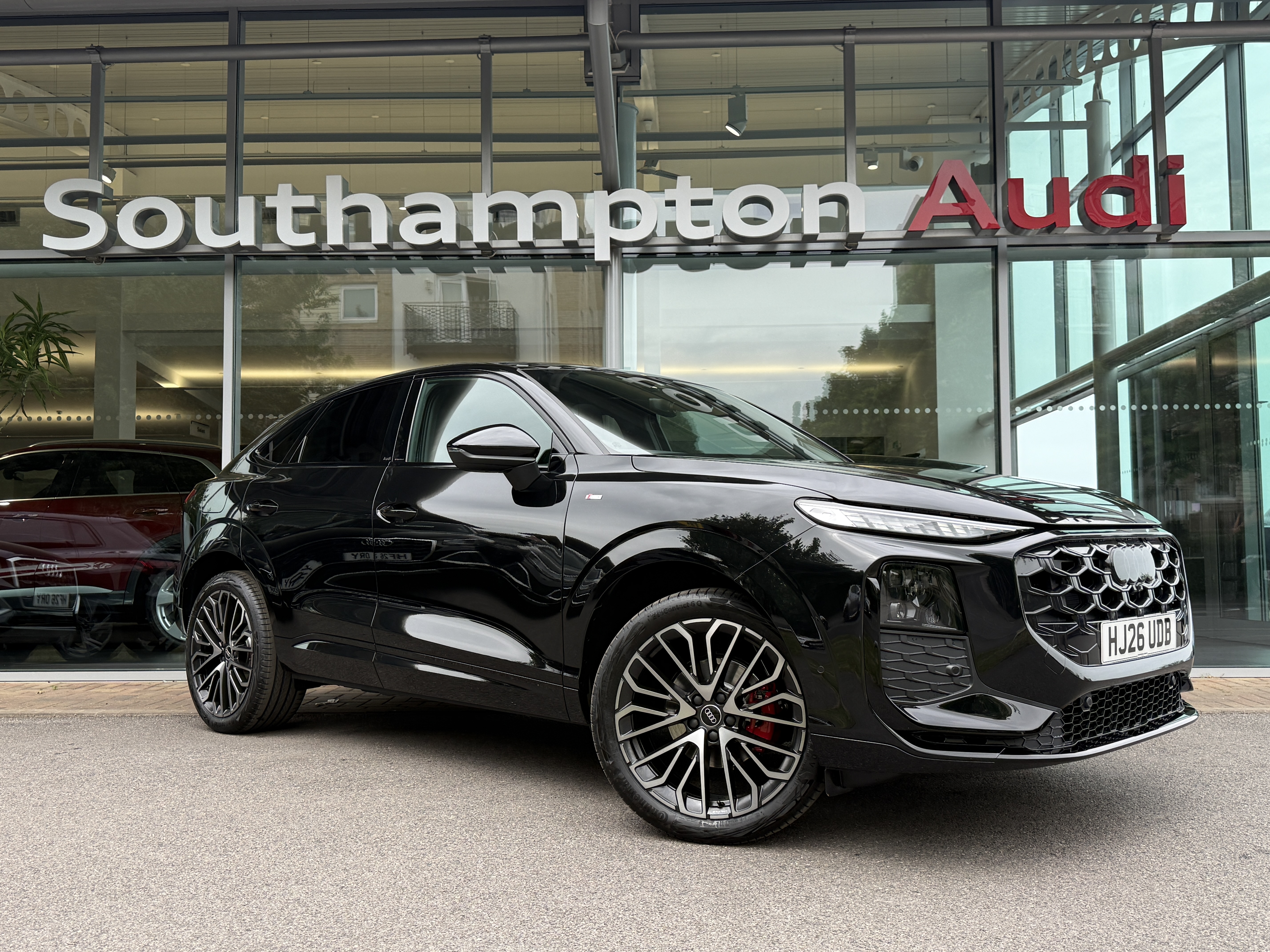 Main listing image - Audi Q3