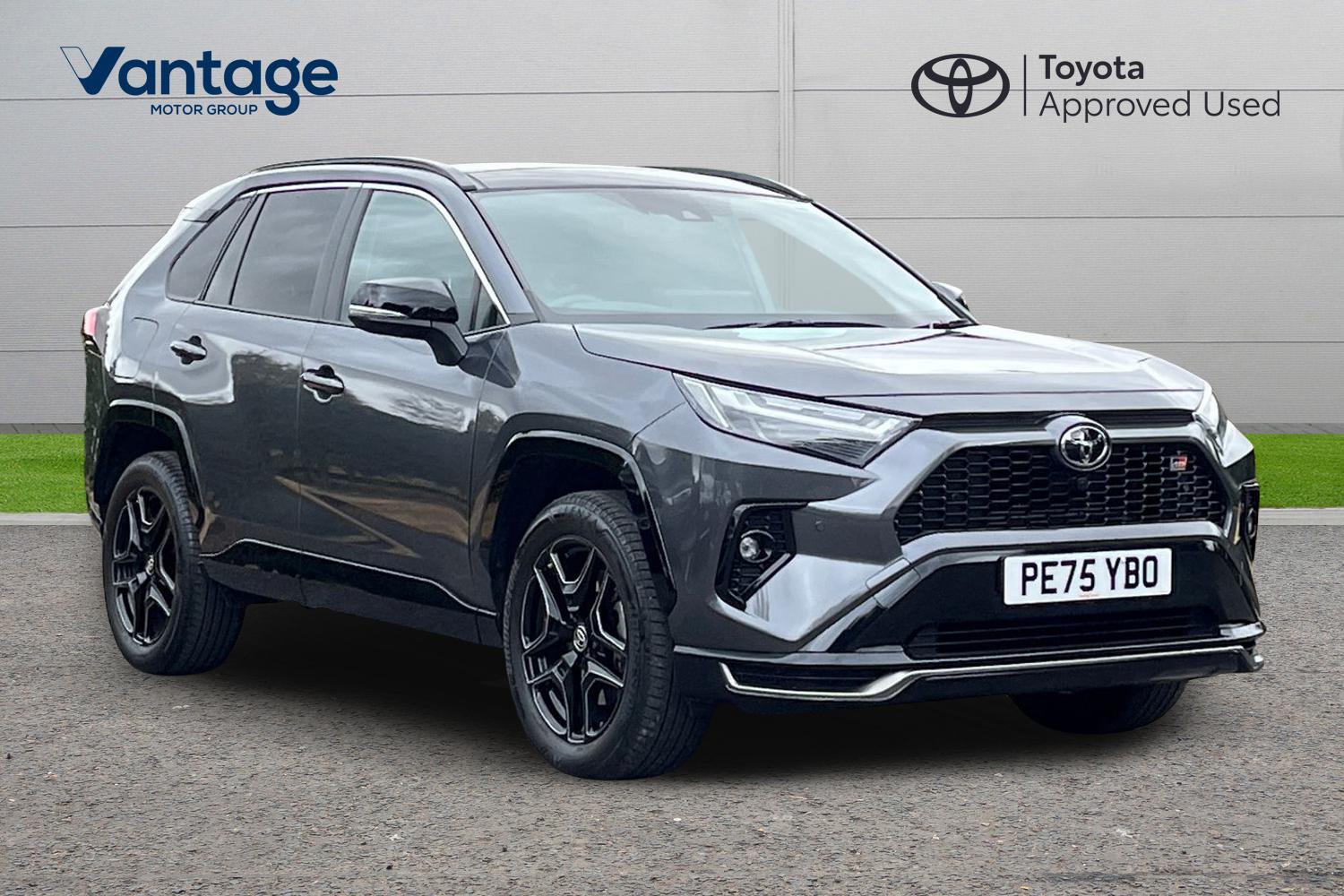 Main listing image - Toyota RAV4
