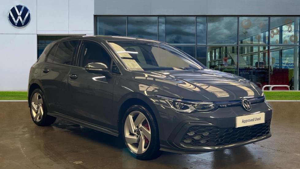 Main listing image - Volkswagen Golf