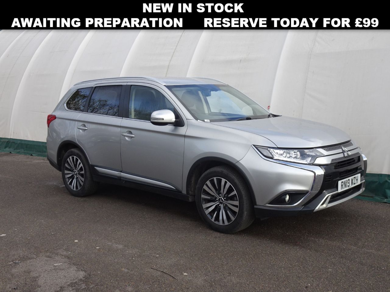 Main listing image - Mitsubishi Outlander