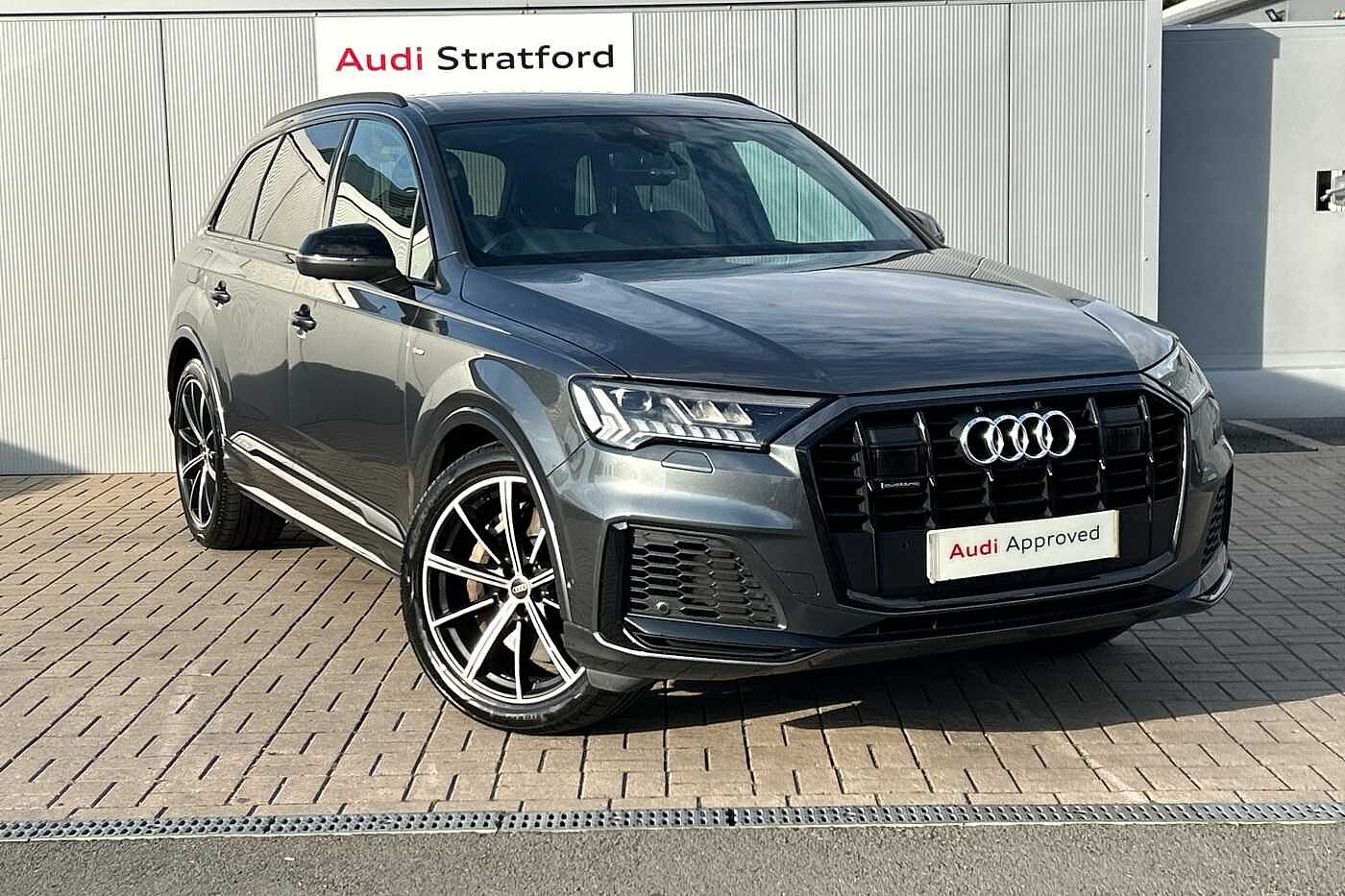Main listing image - Audi Q7