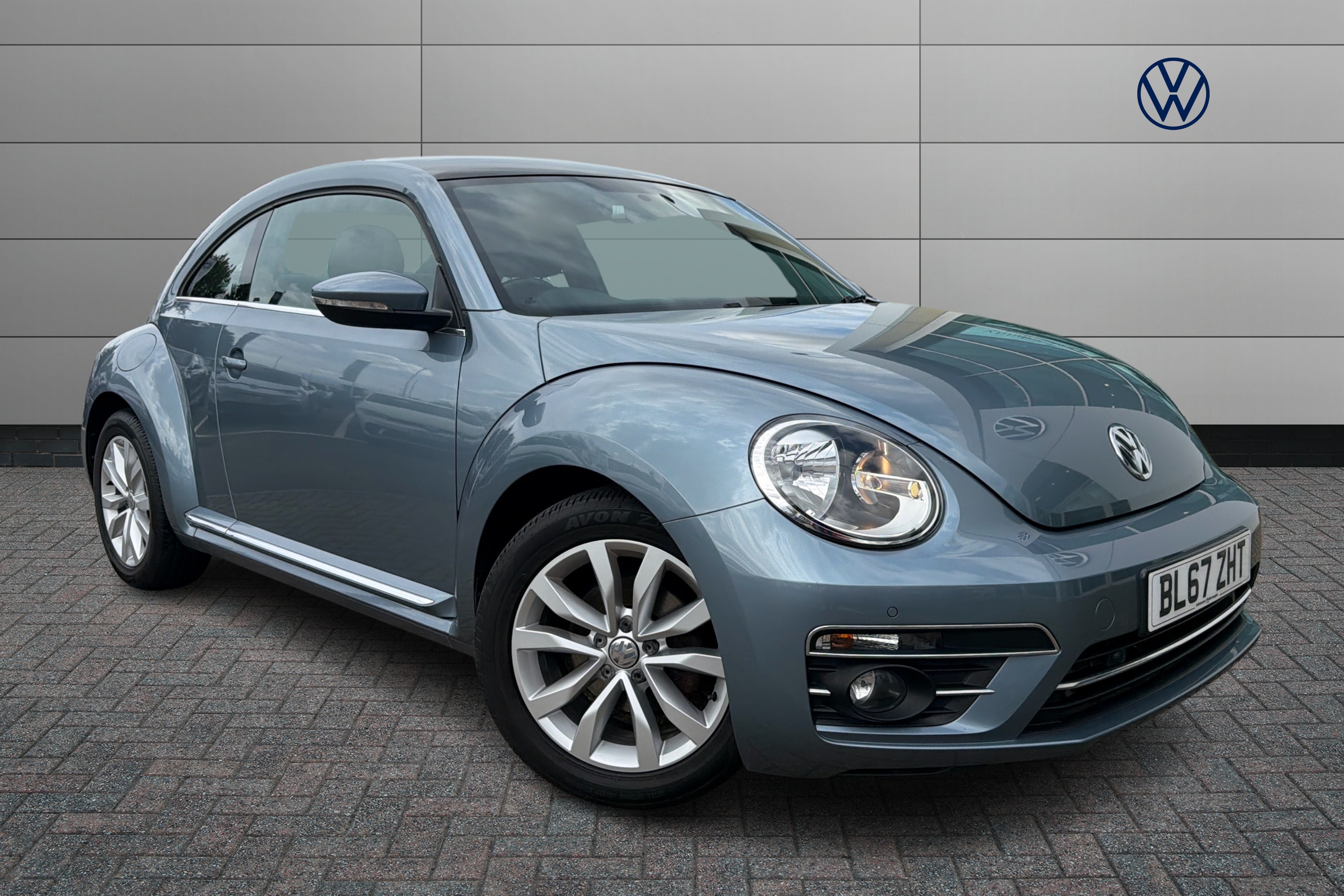 Main listing image - Volkswagen Beetle