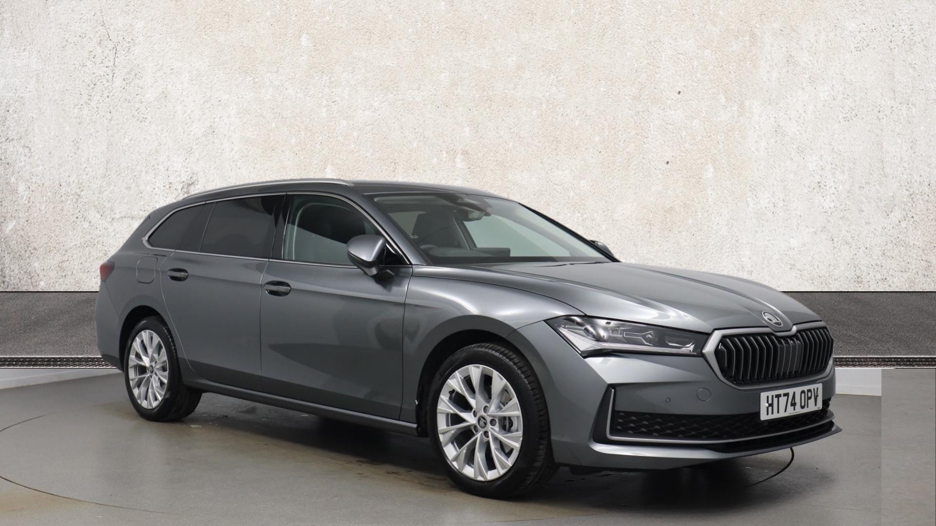 Main listing image - Skoda Superb Estate