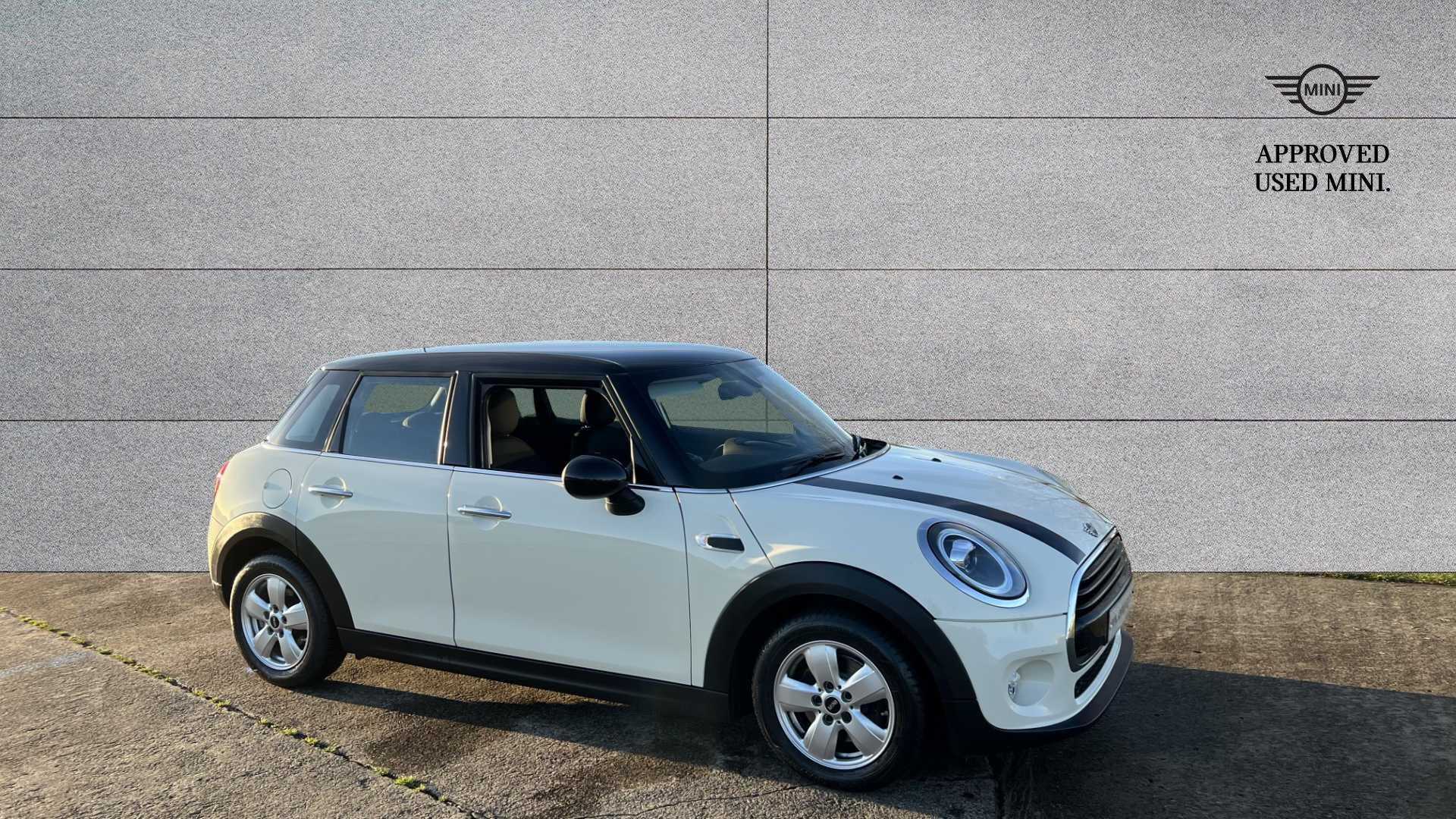 Main listing image - MINI Hatchback 5dr