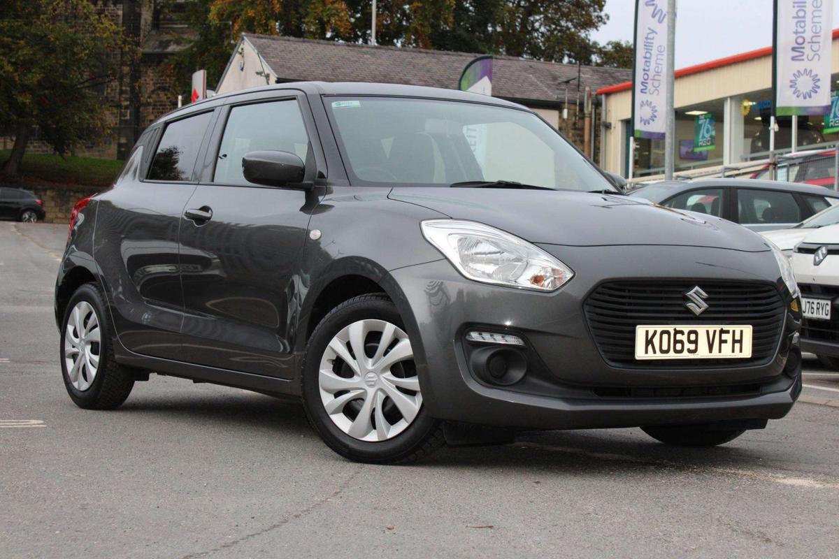 Main listing image - Suzuki Swift