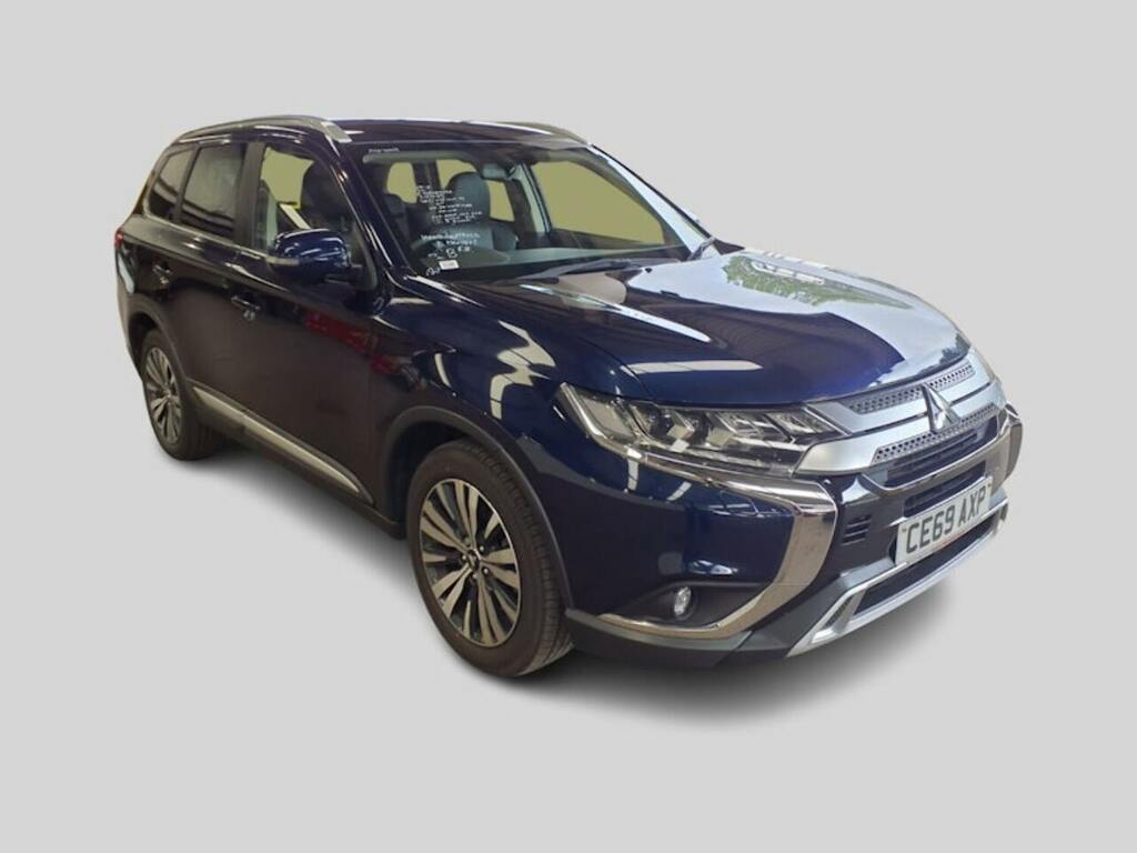 Main listing image - Mitsubishi Outlander