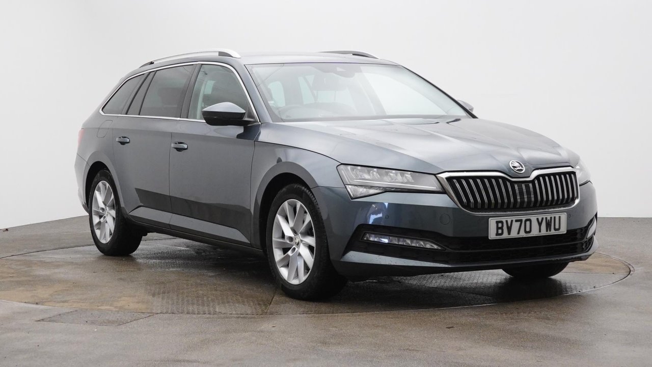 Main listing image - Skoda Superb Estate