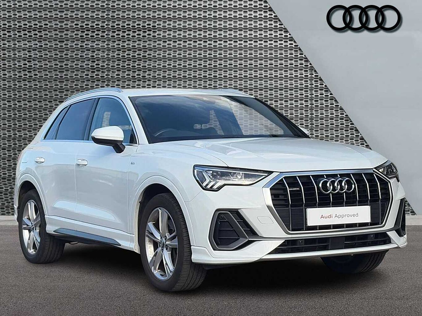 Main listing image - Audi Q3