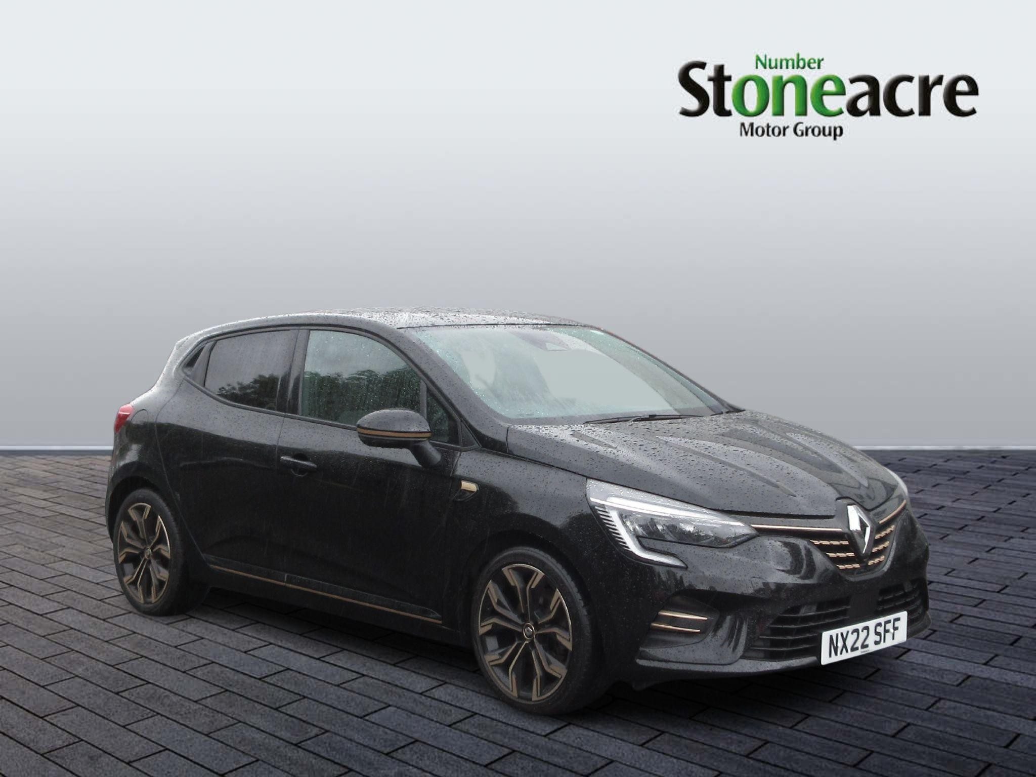 Main listing image - Renault Clio