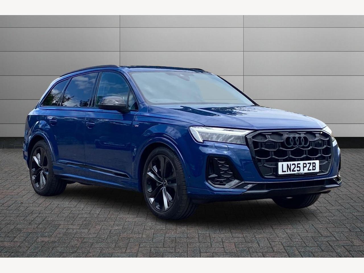 Main listing image - Audi Q7