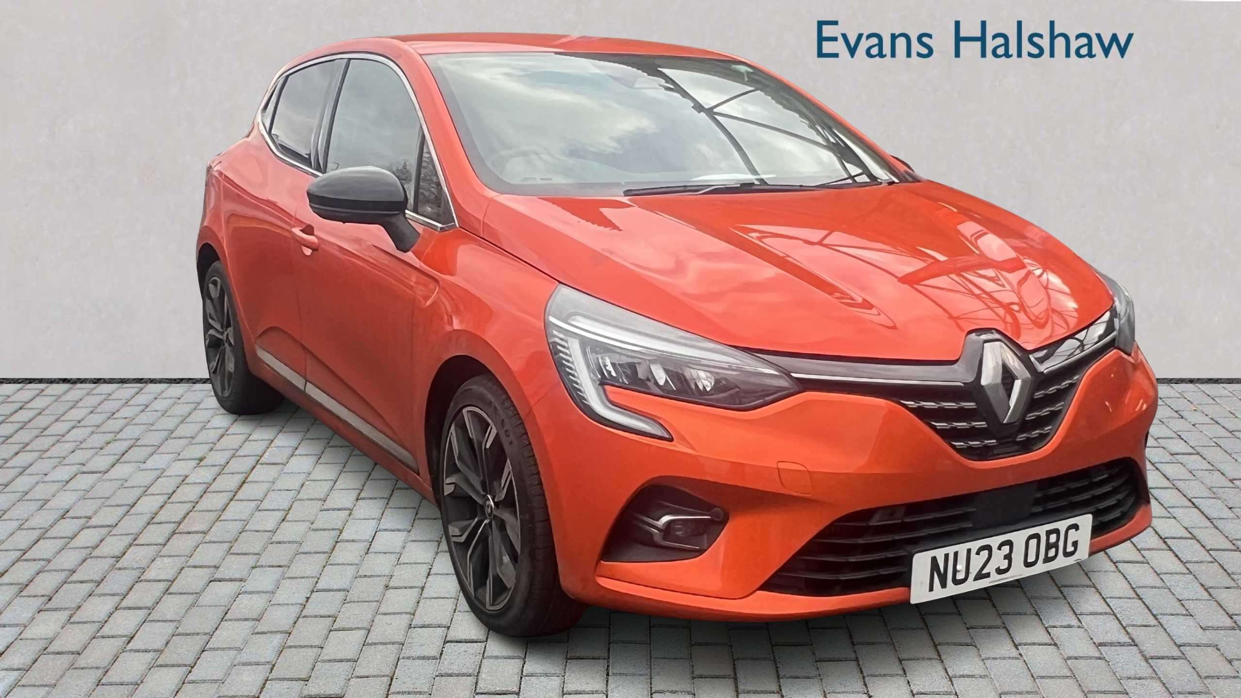 Main listing image - Renault Clio