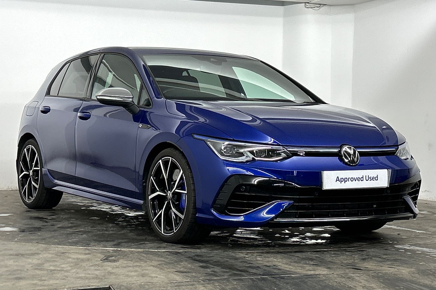 Main listing image - Volkswagen Golf R