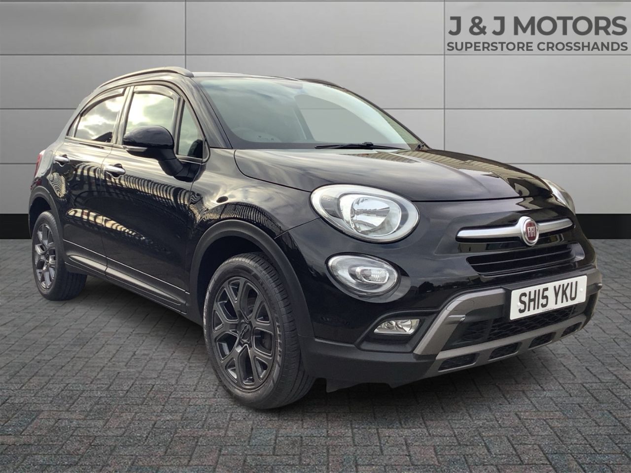 Main listing image - Fiat 500X