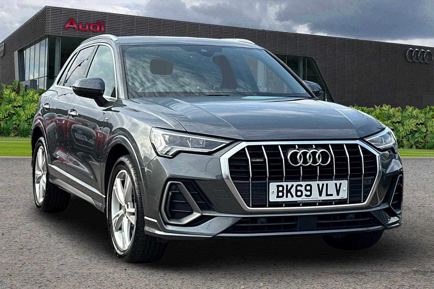 Main listing image - Audi Q3