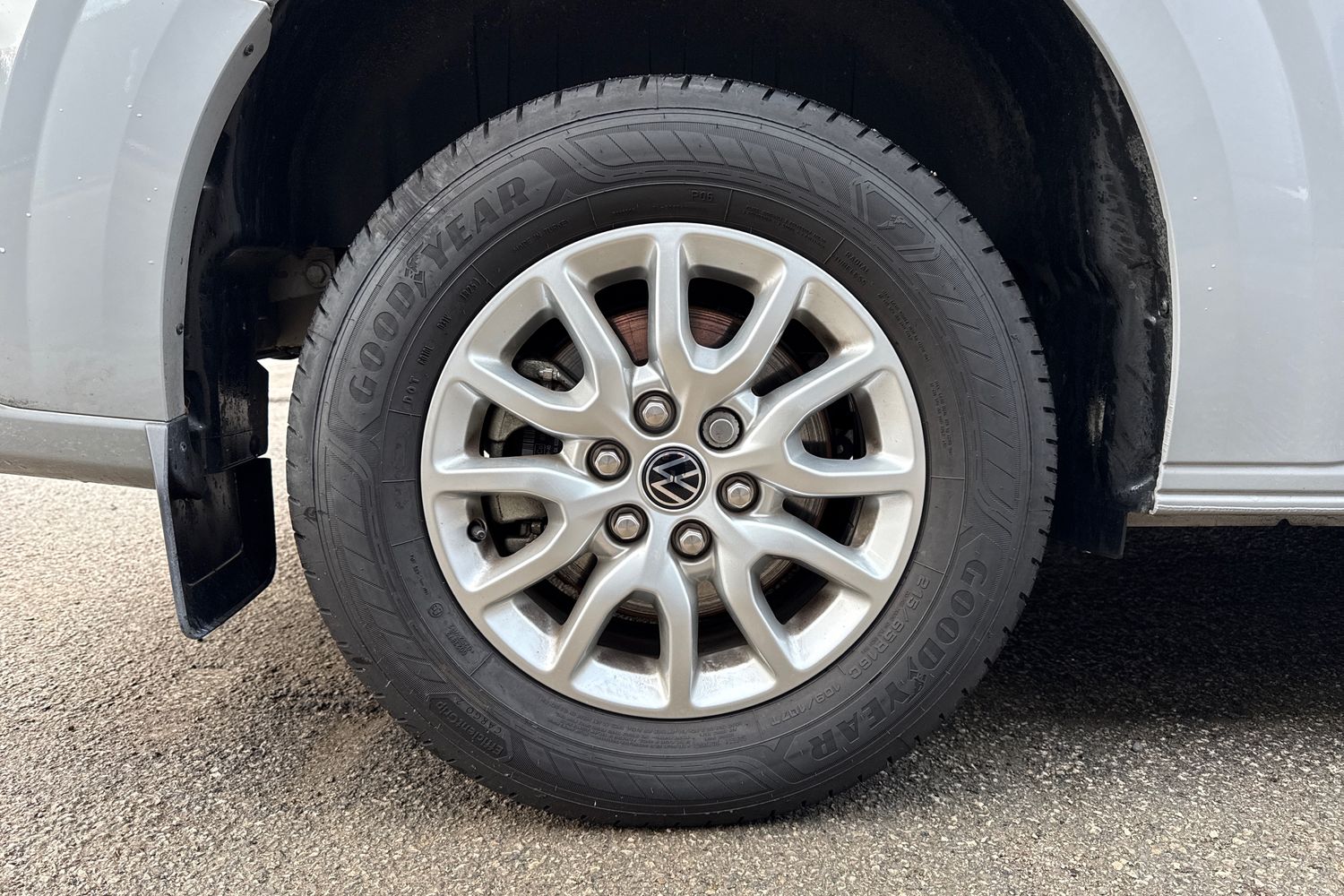 Main listing image - Volkswagen Transporter