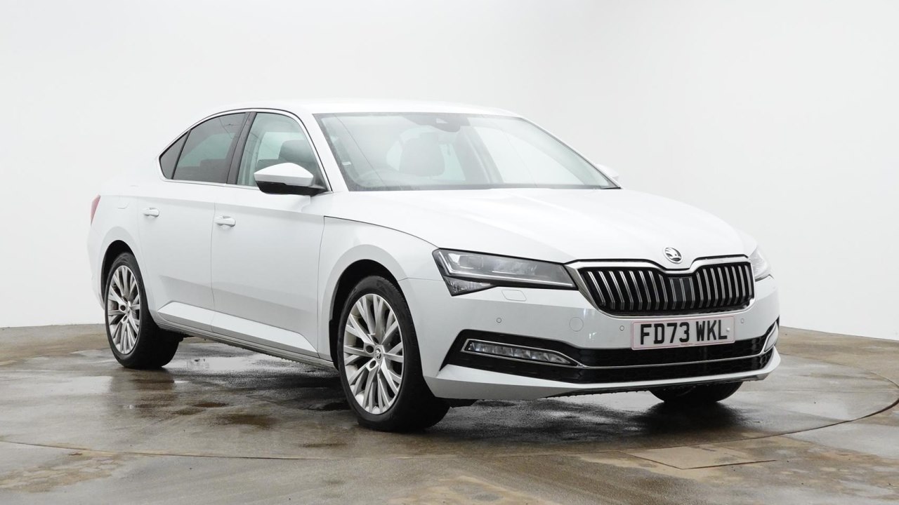 Main listing image - Skoda Superb