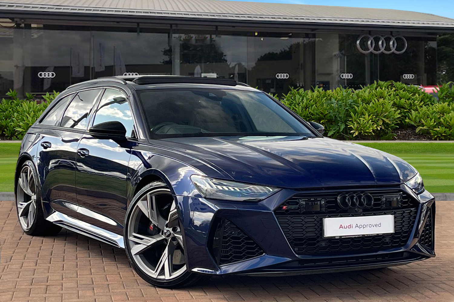 Main listing image - Audi RS6