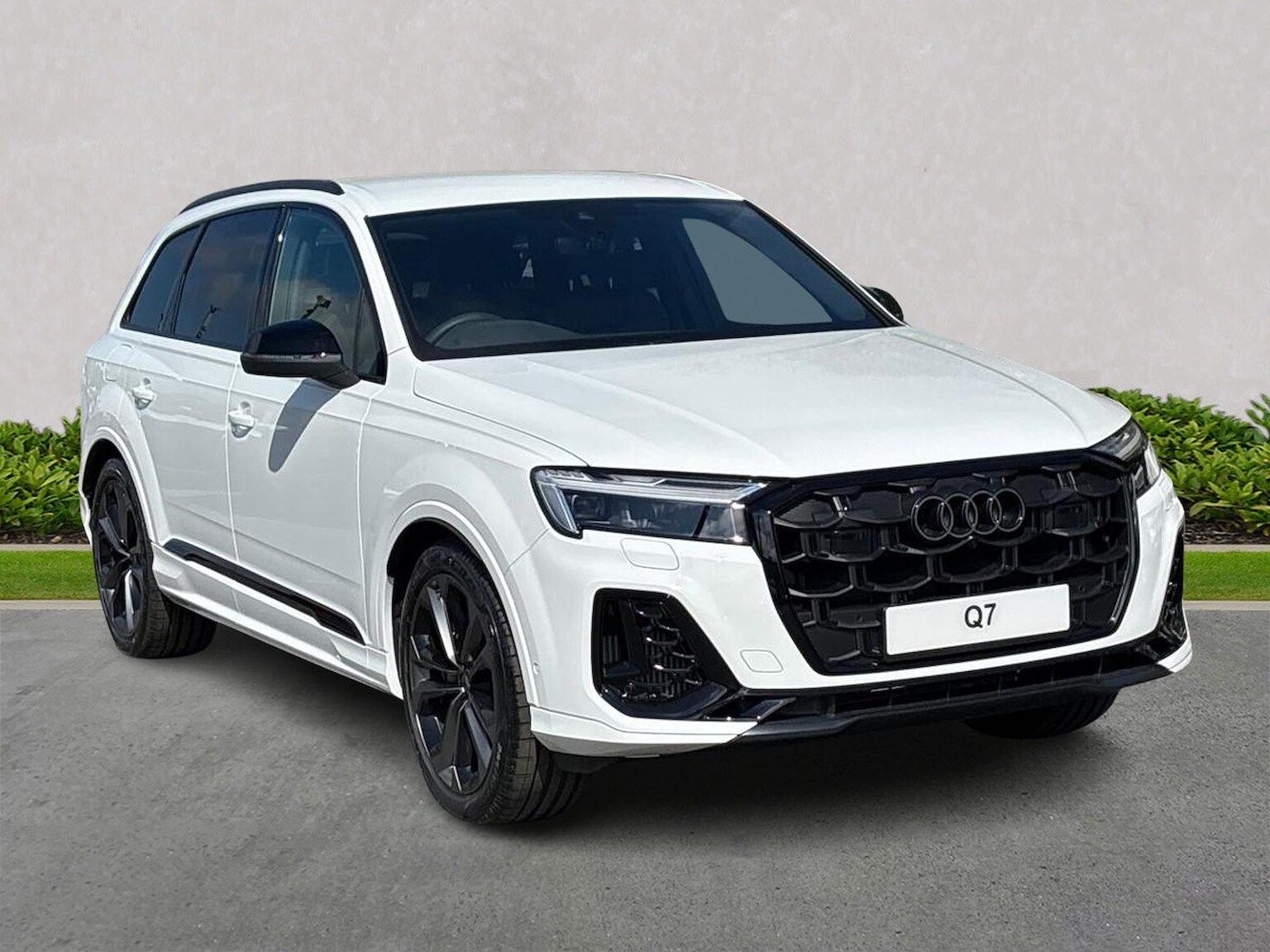 Main listing image - Audi Q7