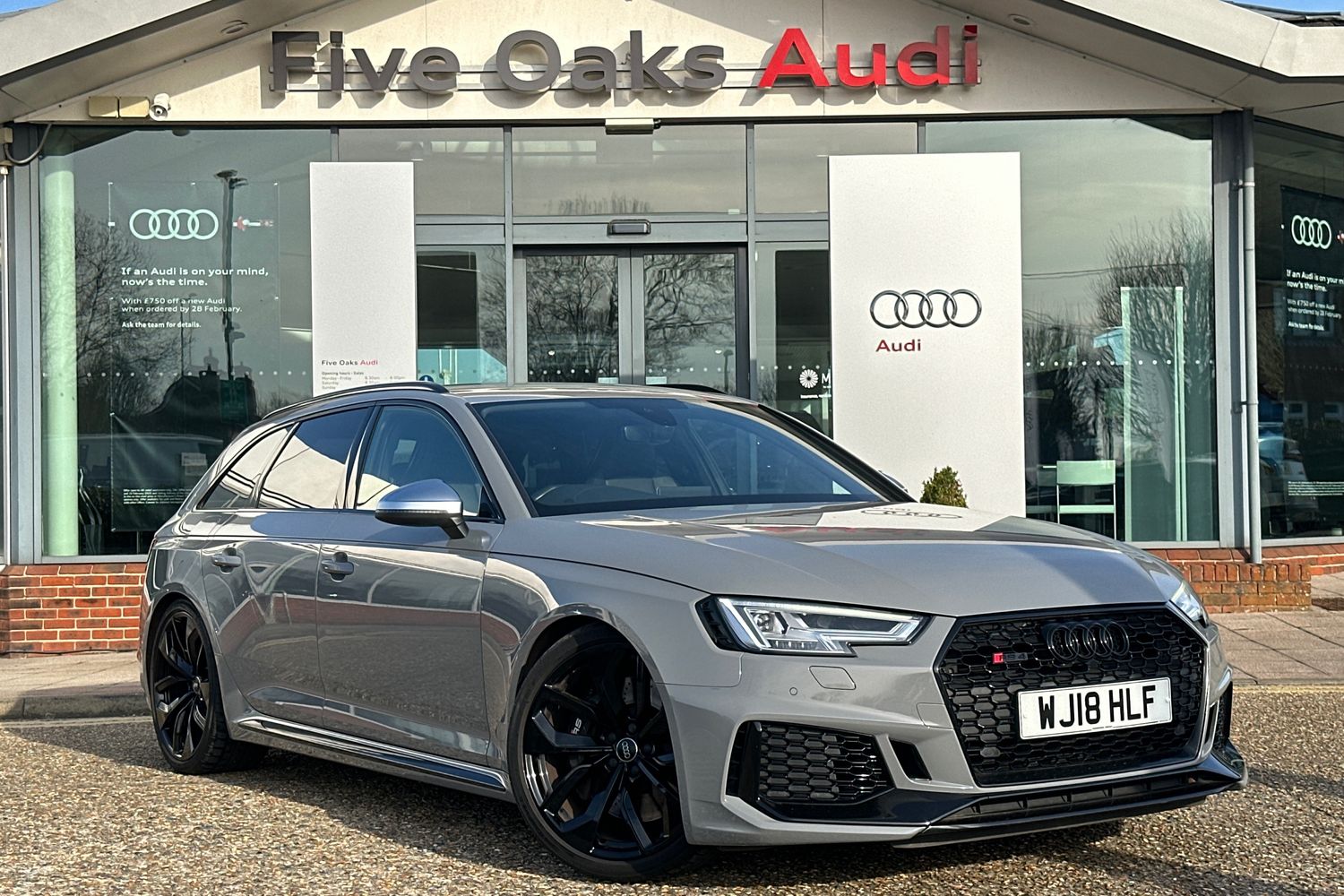 Main listing image - Audi RS4