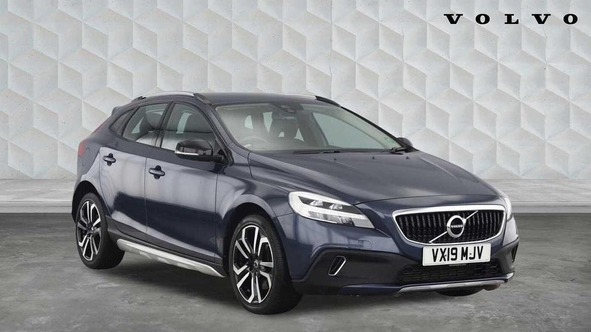 Main listing image - Volvo V40 Cross Country