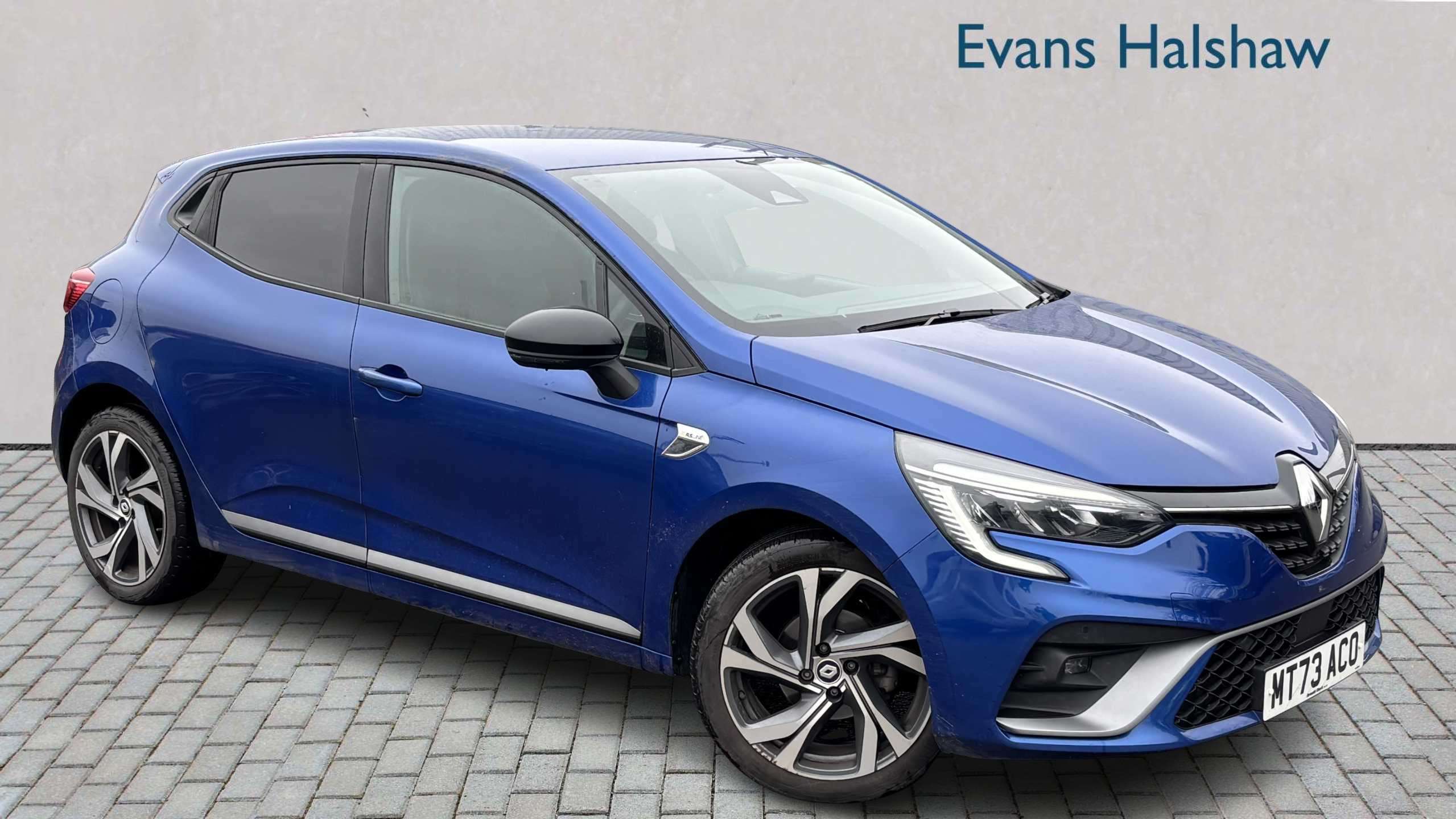 Main listing image - Renault Clio