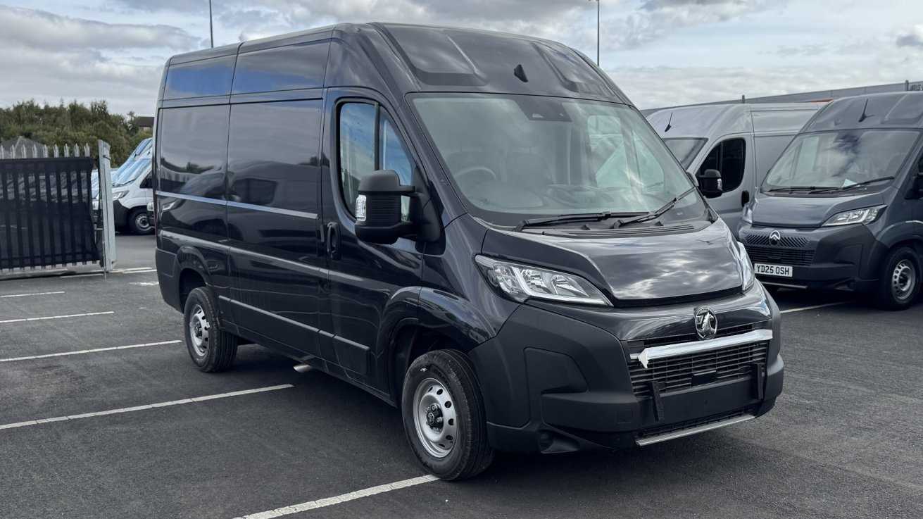 Main listing image - Vauxhall Movano