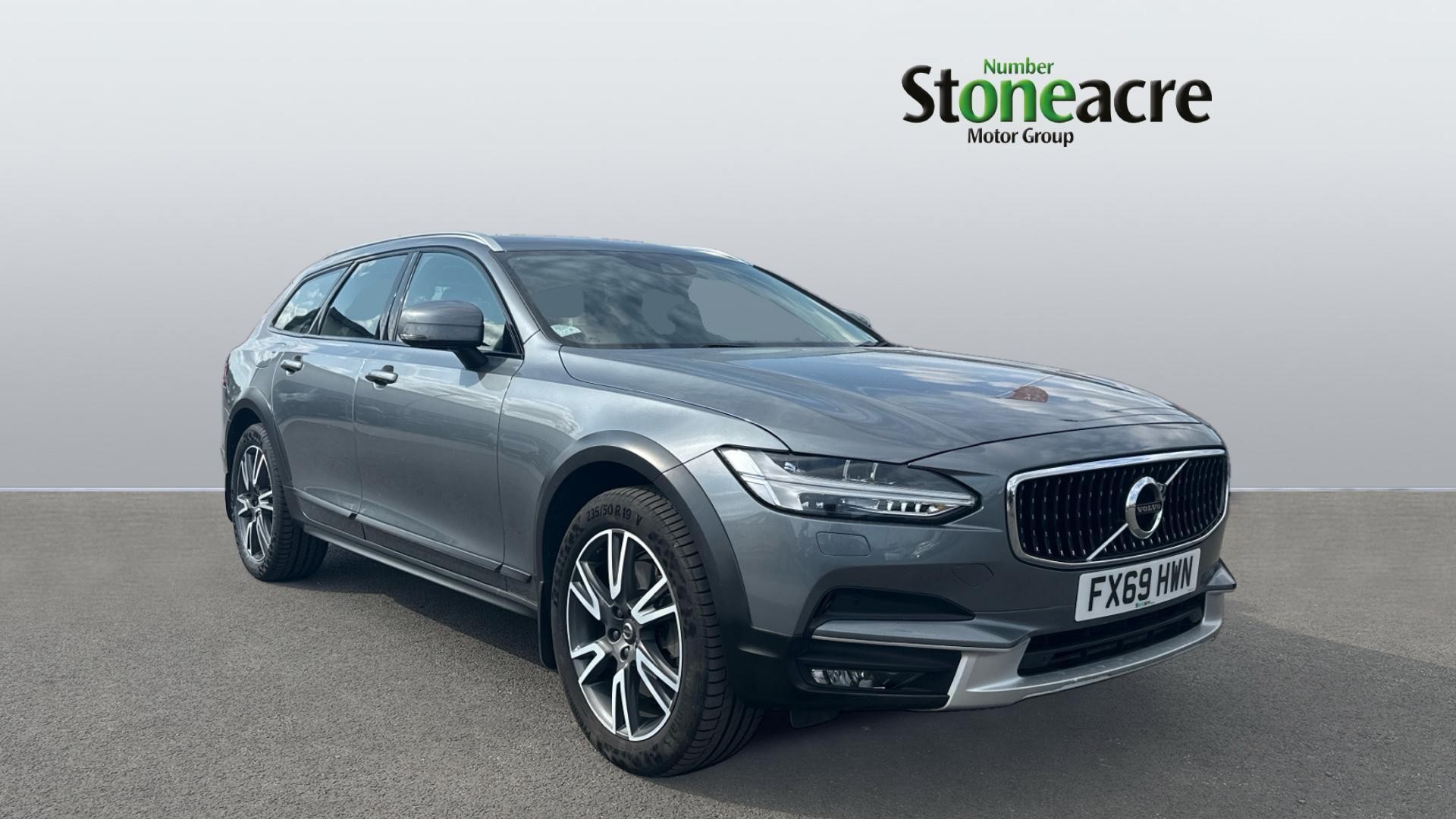 Main listing image - Volvo V90 Cross Country