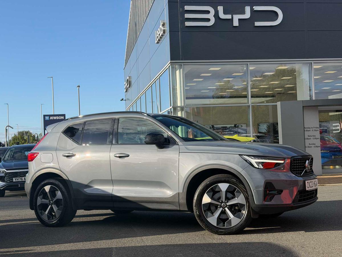 Main listing image - Volvo XC40