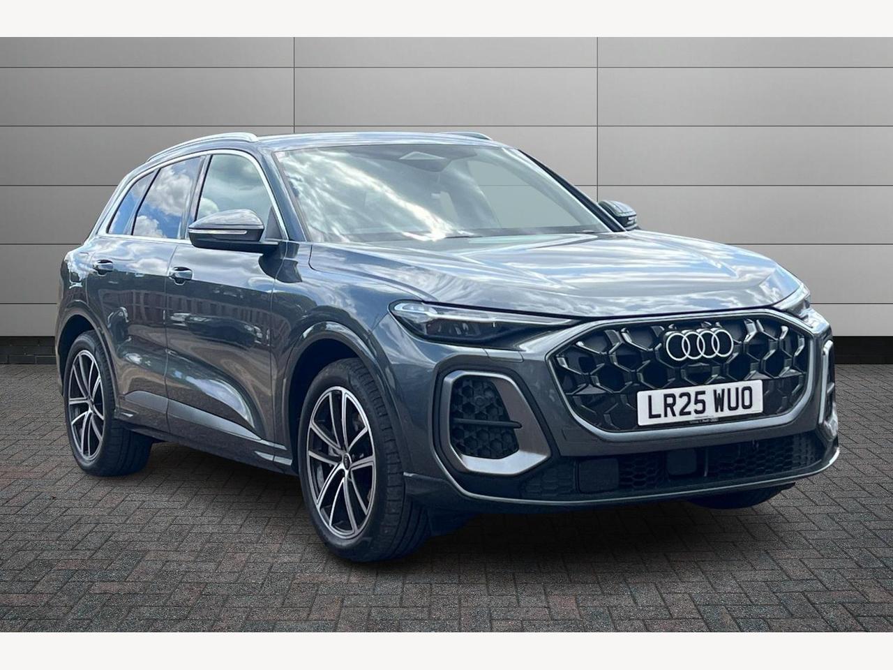 Main listing image - Audi Q5