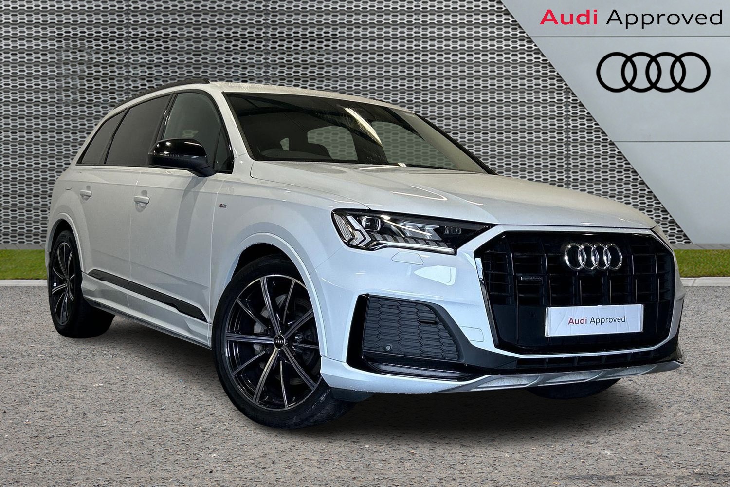 Main listing image - Audi Q7