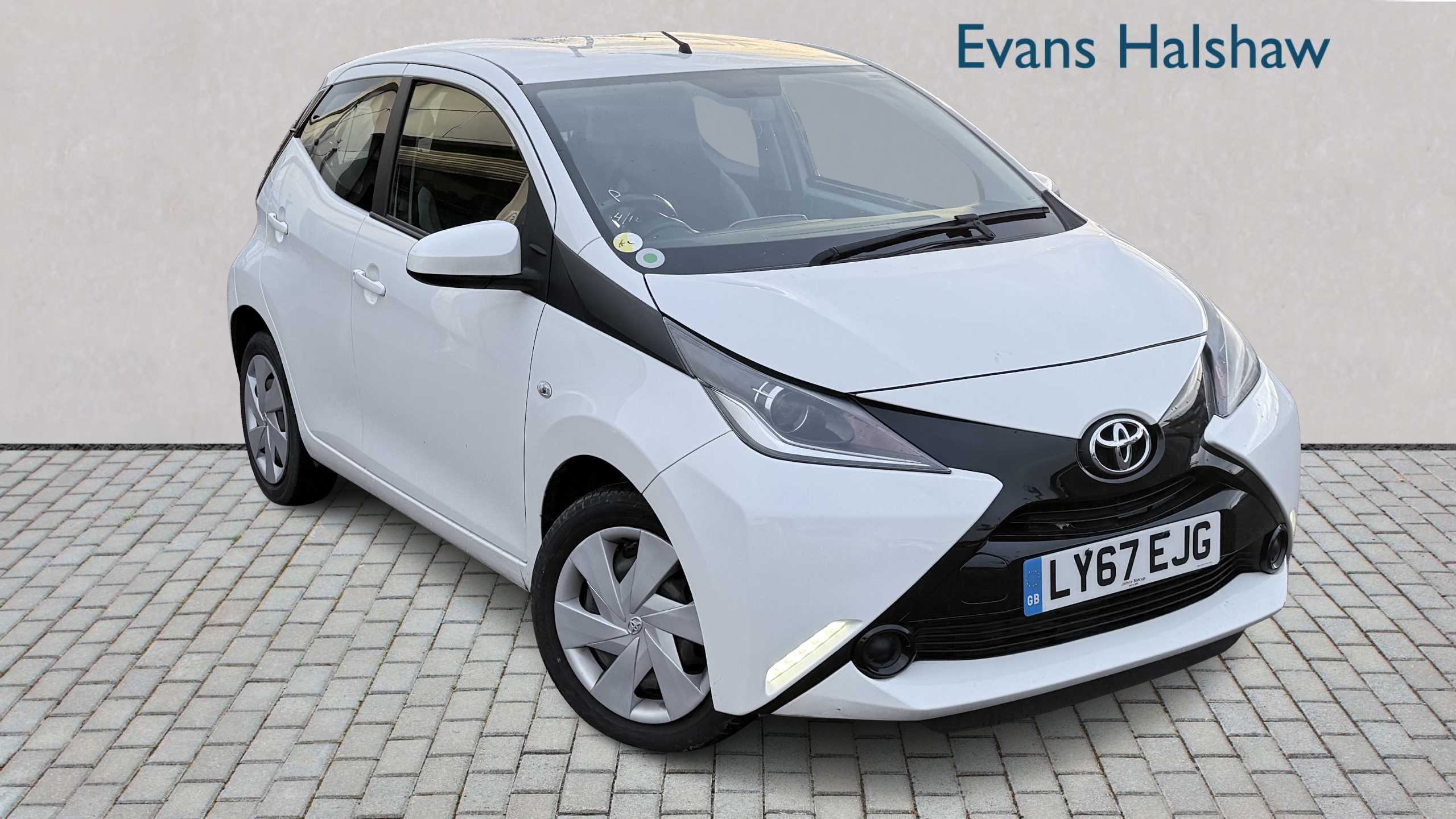 Main listing image - Toyota Aygo
