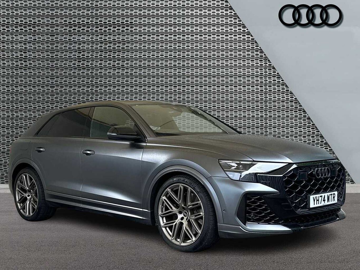 Main listing image - Audi RS Q8