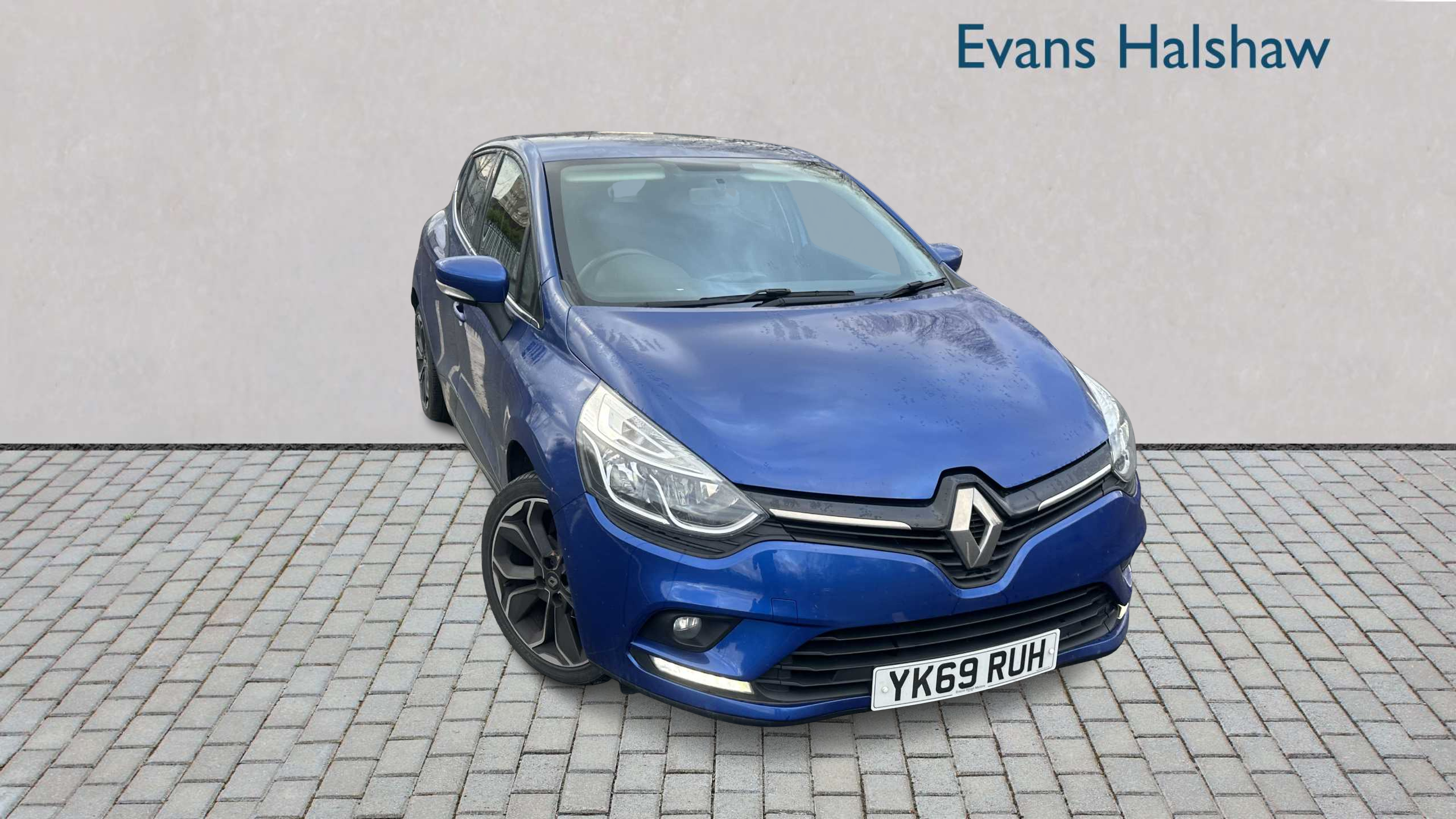 Main listing image - Renault Clio