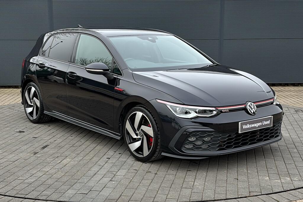 Main listing image - Volkswagen Golf